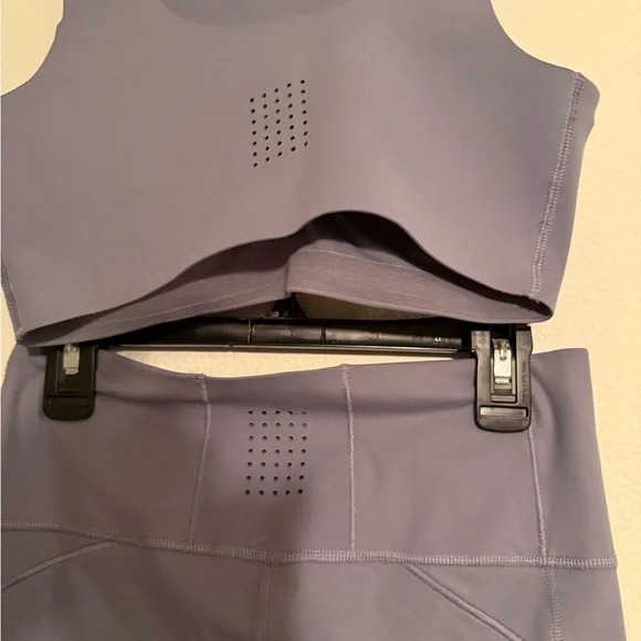 Gymshark Women's Blue Leggings and Top Set - Picture 4 of 6